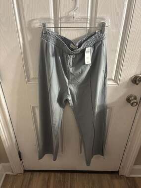 Bundle of 2 Abercrombie & Fitch Women's YPB MotionTek Jogger - Medium Short